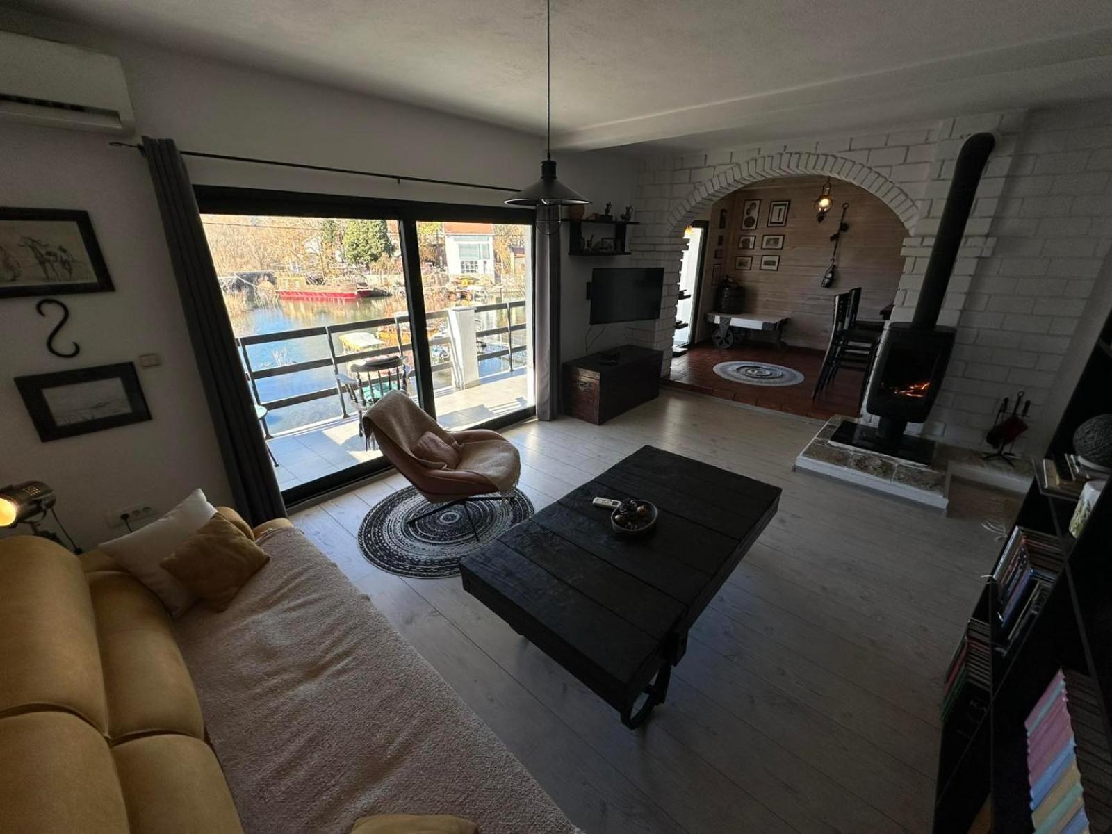 Lux Apartment Sunset Вирпазар Екстериор снимка